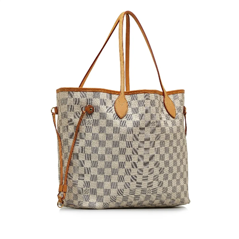 Trendy bucket bags for summer  Louis Vuitton Damier Azur Neverfull MM (Ljgxm5)
